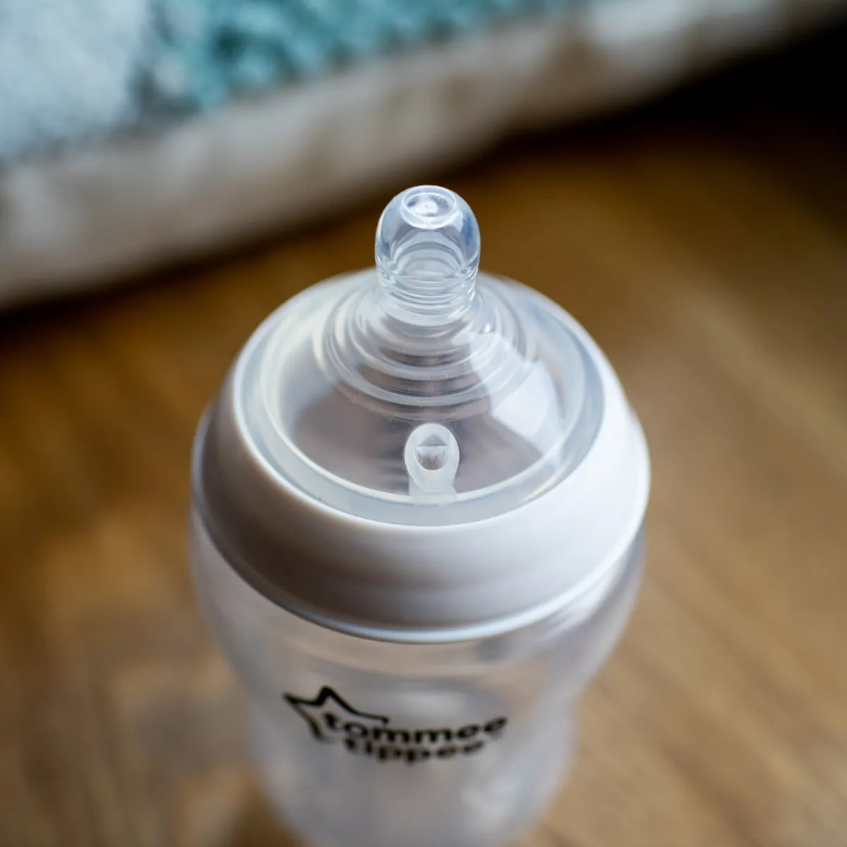 MAMADERA FLUJO LENTO 260ML CLOSER TO NATURE KINDNESS 0 MESES+ ROSADO - Tommee Tippee